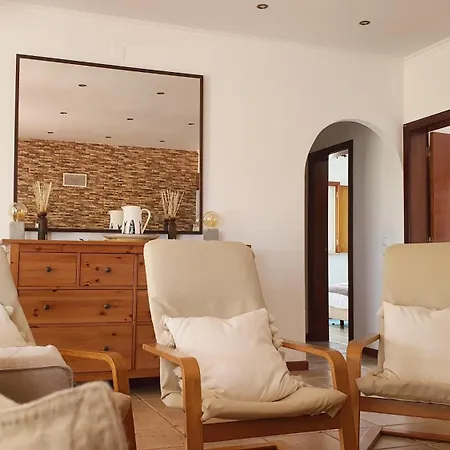 Tradicional Lagoa De Obidos Com Piscina Vau (Obidos)